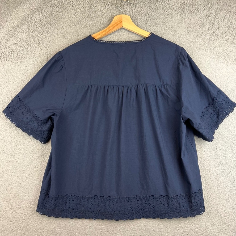 Evereve Navy Blue Eyelet Embroidered V-Neck Cotton Blouse XL - Picture 2 of 9